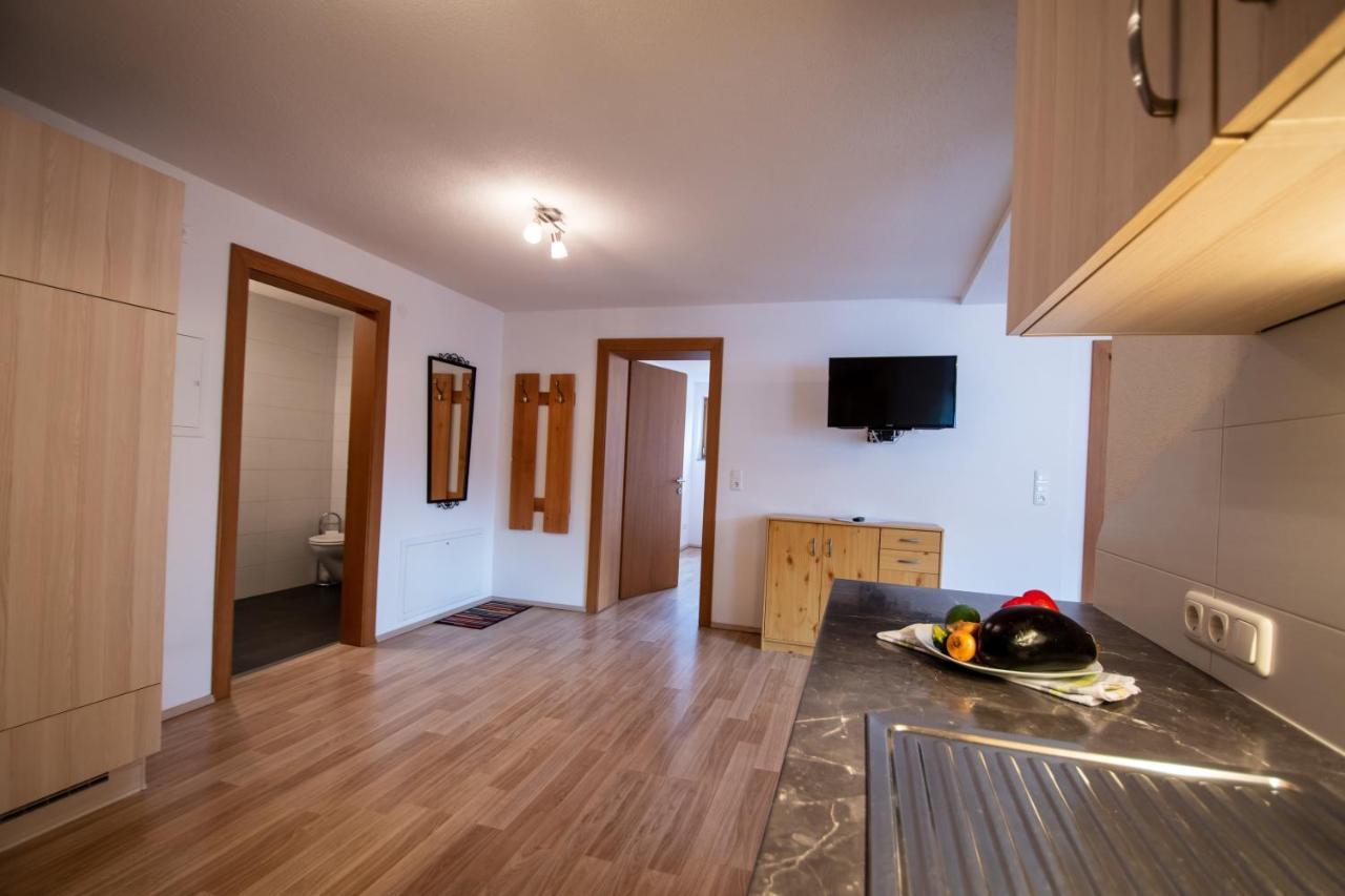 Apartamento Haus Raggl Landeck Exterior foto