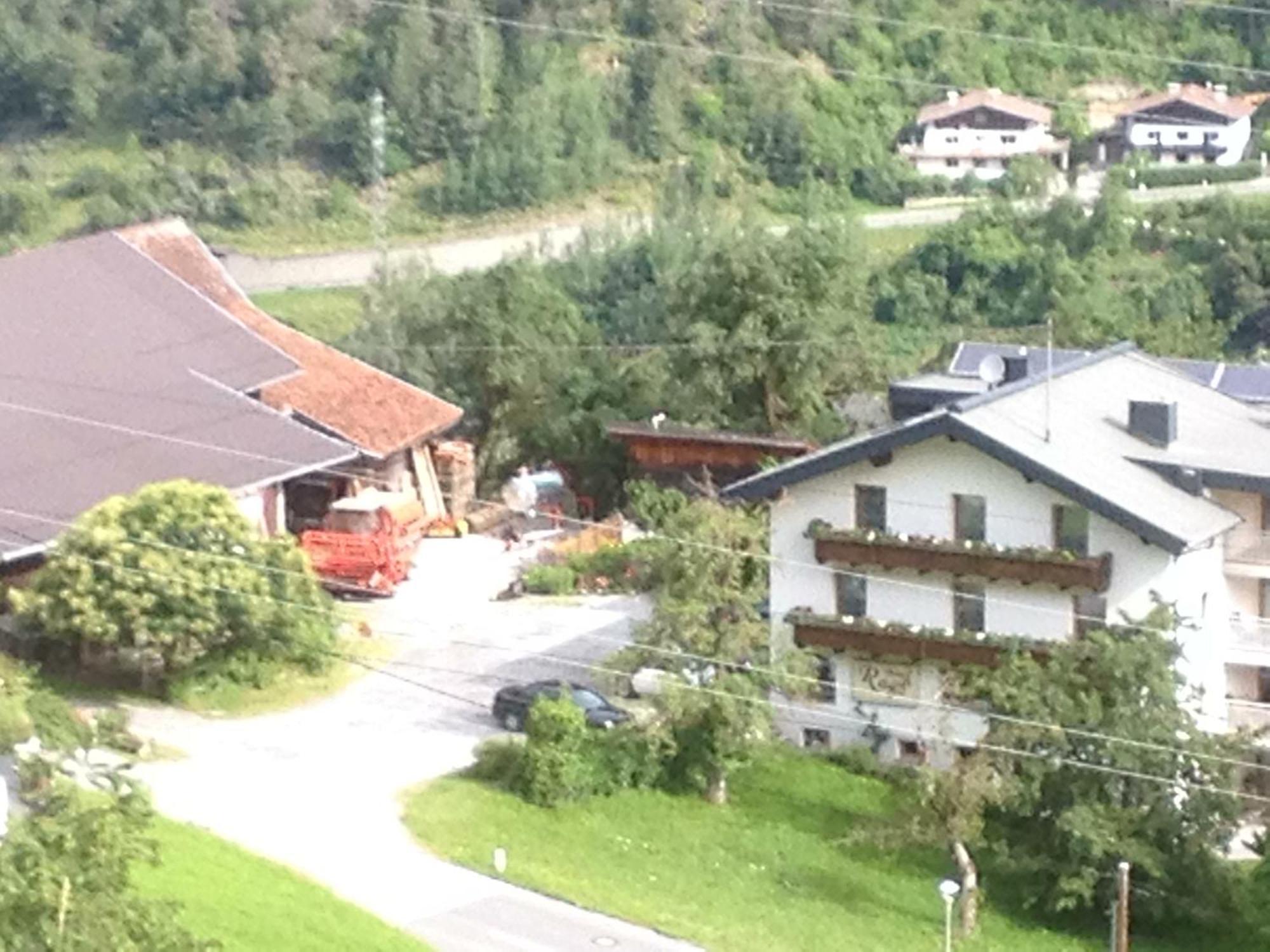 Apartamento Haus Raggl Landeck Exterior foto